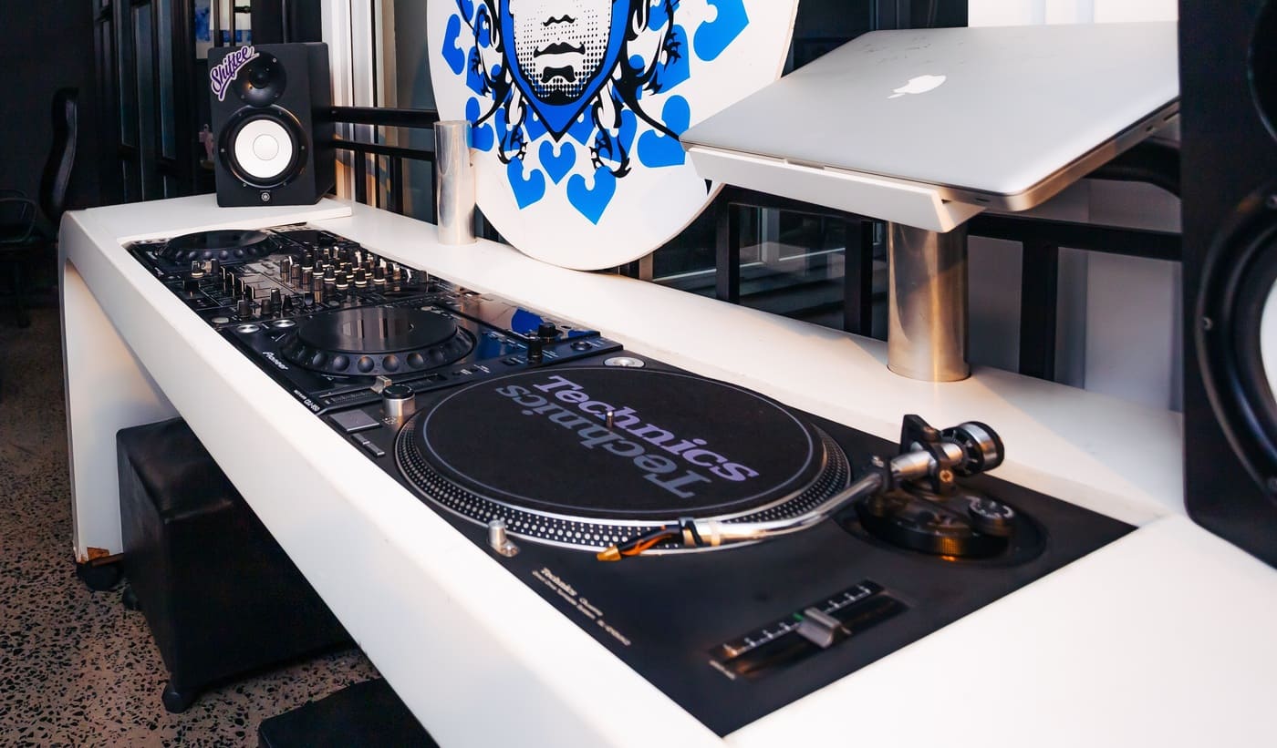Toca-discos e setups variados
