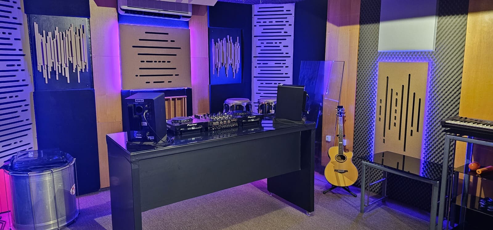 Estúdio de produção musical AIMEC